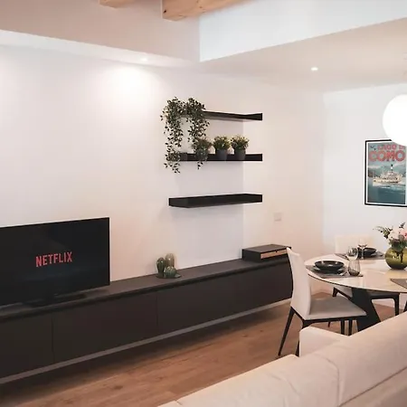 Modern Lungolago Di 公寓 科莫