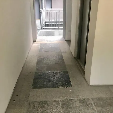 公寓 Modern Lungolago Di 科莫