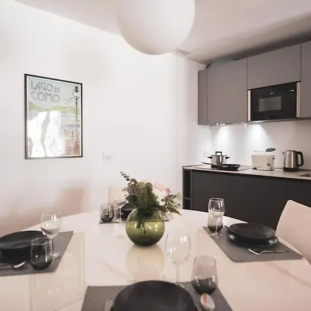 公寓 Modern Lungolago Di