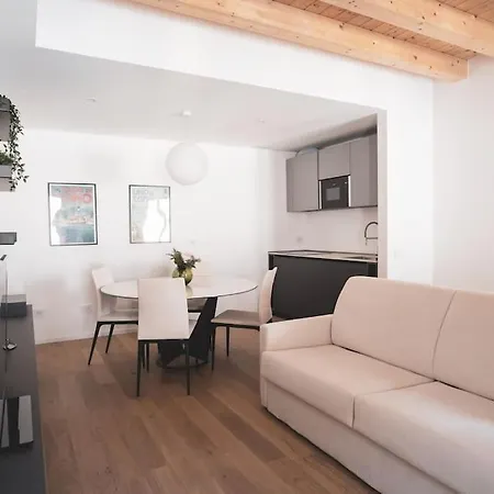 Apartamento Modern Lungolago Di *