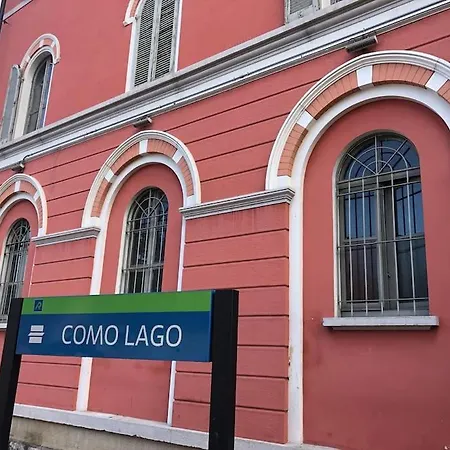 Modern Lungolago Di Como