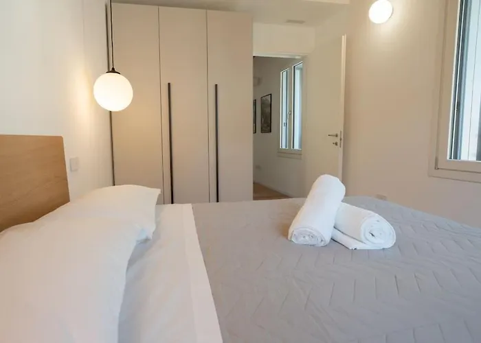 Modern Lungolago Di Apartmán Como