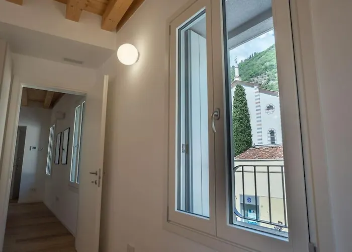 Modern Lungolago Di Apartmán *