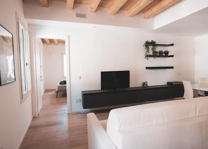 Modern Lungolago Di Apartmán Como