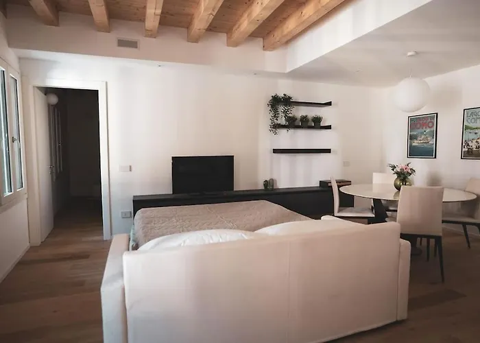 Apartmán Modern Lungolago Di