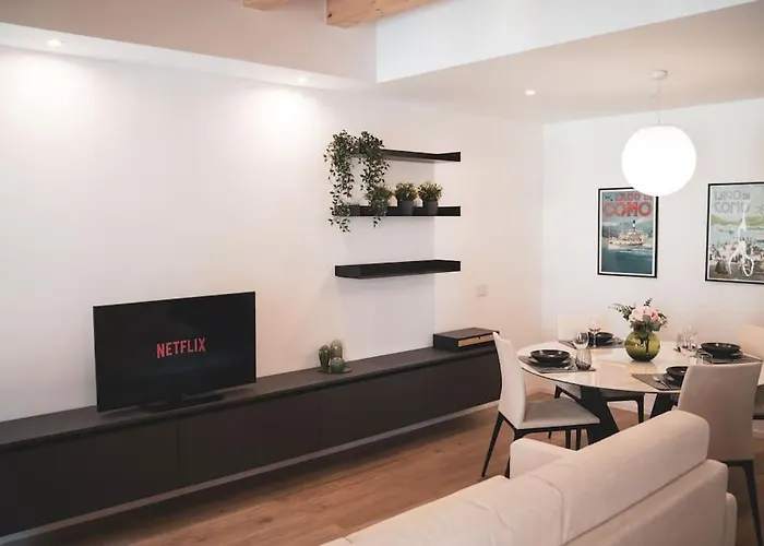 Modern Lungolago Di Apartmán Como