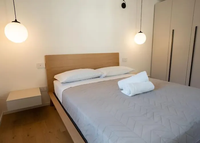 Modern Lungolago Di * Como