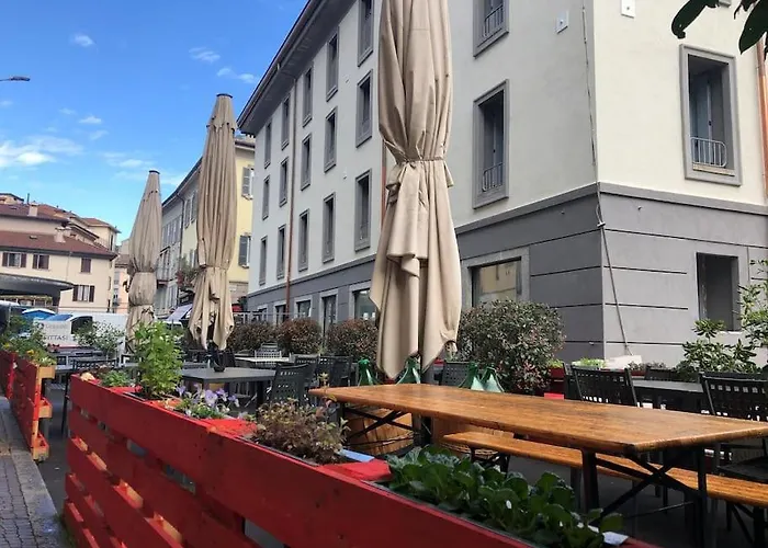 Modern Lungolago Di * Como