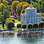 Modern Lungolago Di *