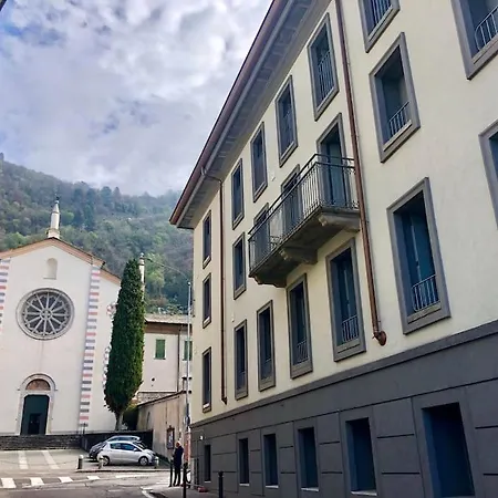 Modern Lungolago Di